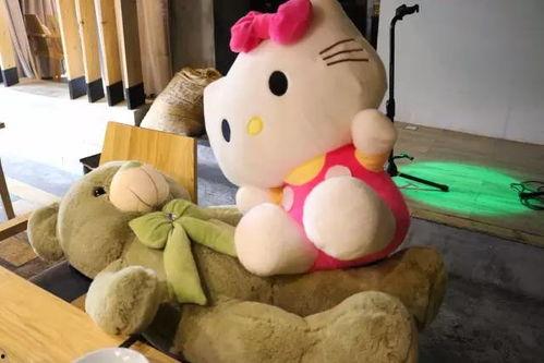 小鸡吃瓜公仔图片,萌趣公仔萌动心弦