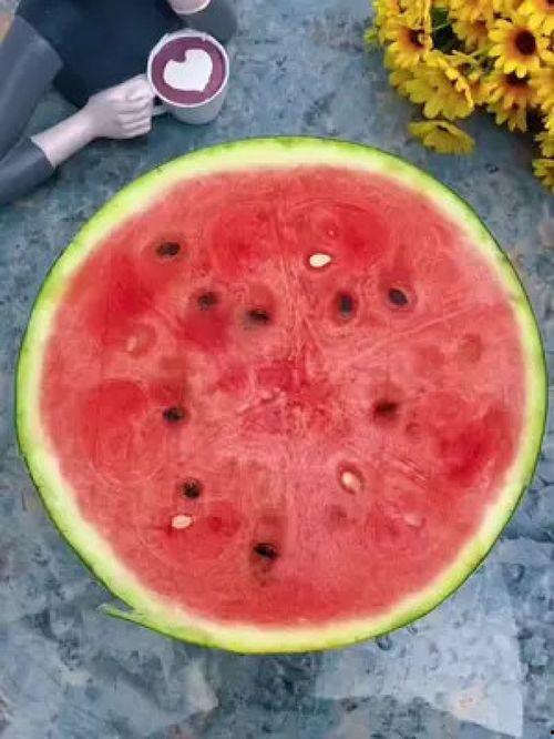 吹风扇吃瓜神器,吹风扇搭配吃瓜，清凉一夏新体验