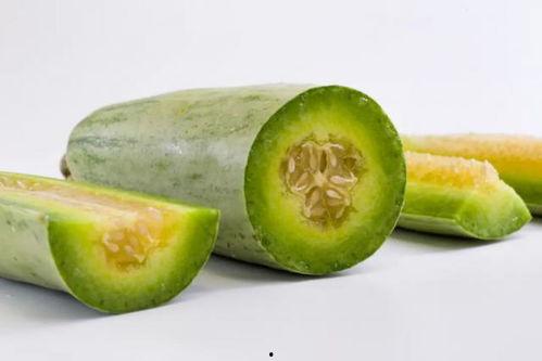 男子吃瓜反被吃瓜,男子意外成为网络笑柄