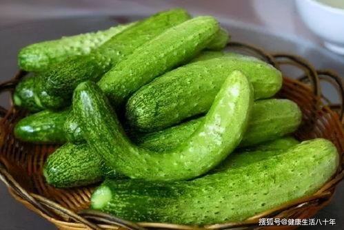 吃刺瓜蘸白糖,刺瓜蘸白糖的独特风味体验