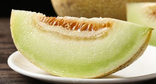 吃一个小蜜瓜,一口小蜜瓜，甜蜜满溢心间