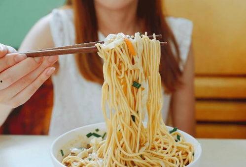 梦见别人吃瓜面条,揭秘梦中他人品尝瓜面条的神秘寓意