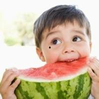 头像吃瓜萌娃,萌态十足，可爱指数爆表！