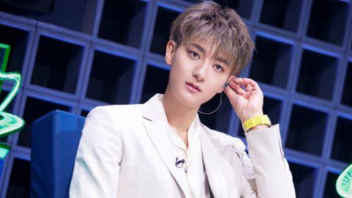 黄子韬吃瓜全程,笑料百出，揭秘娱乐圈幕后故事