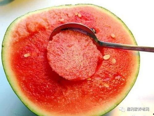 小明友吃贝贝瓜,小明友与贝贝瓜的甜蜜邂逅